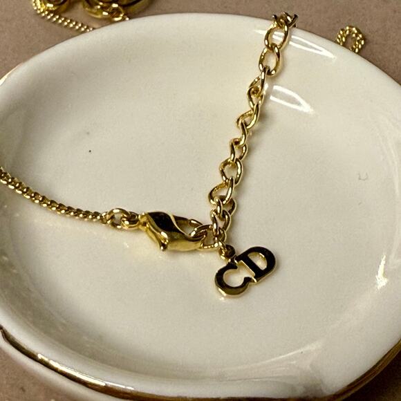 Dior Gorgeous Gold Script Logo Necklace - Picture 4 of 5